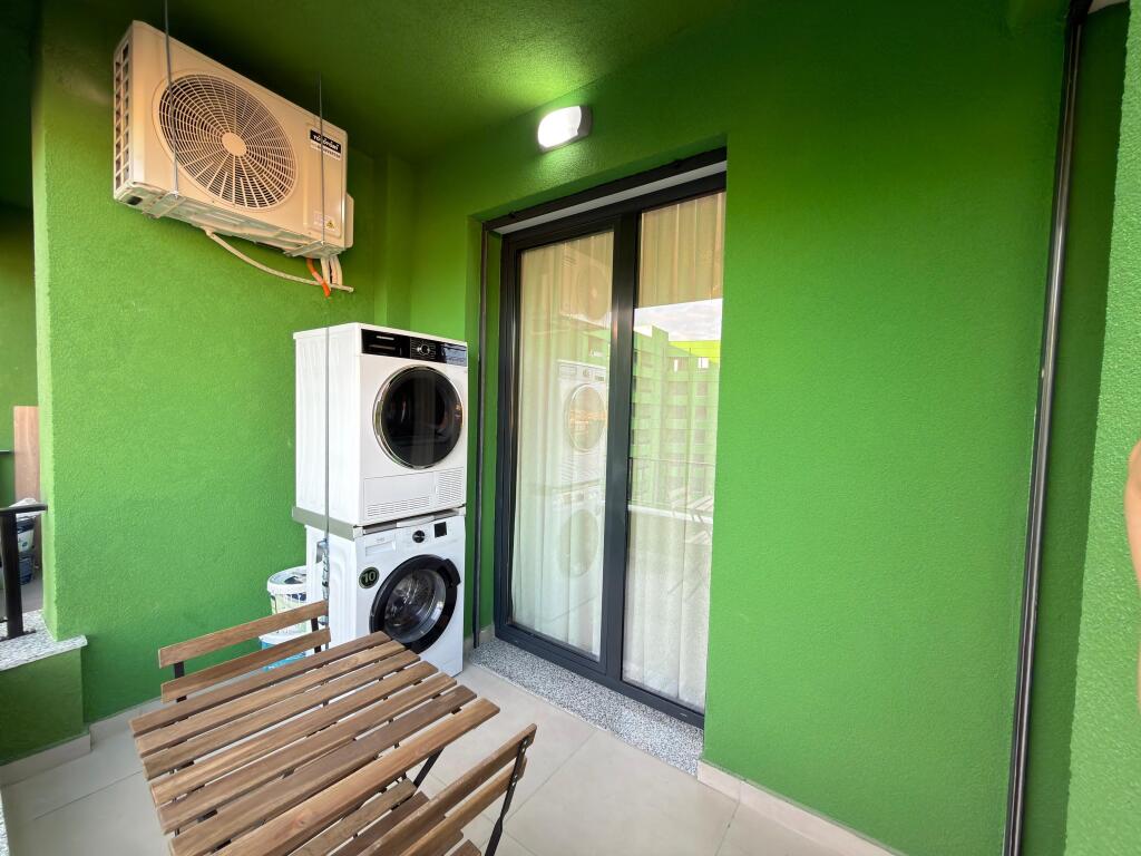🏡 Qira – Apartament 1+1 📍 5 Maji, Tiranë 📐 Kati 6 ✨ I sapoarreduar  💶 Çmimi: 500 € / muaj
