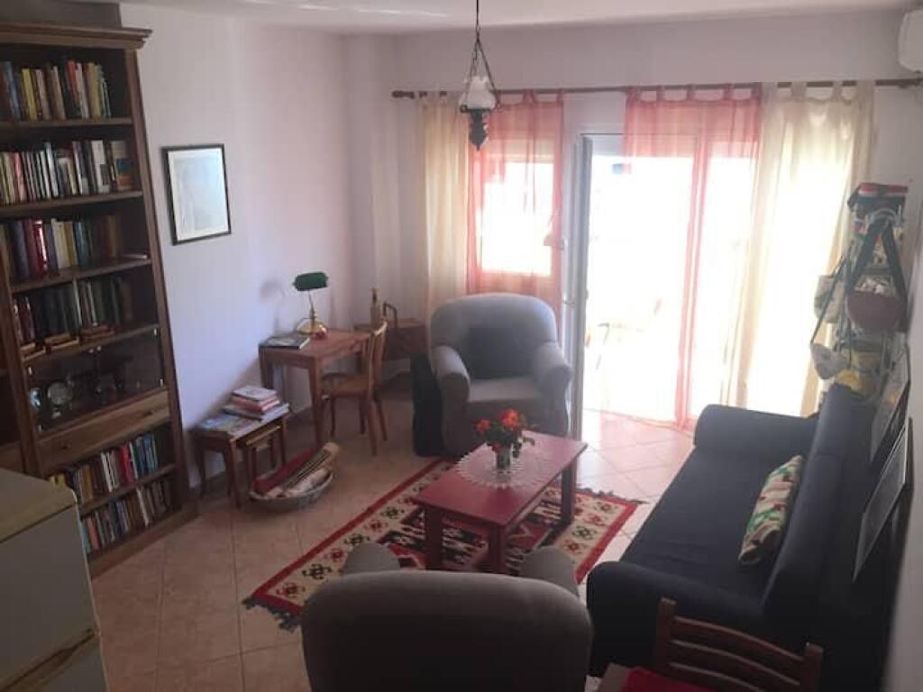 Appartamento 1+1+balcone 400€ Rruga Myslym Shyri