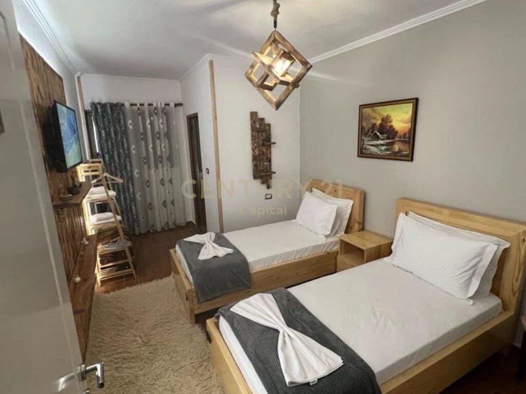 Super hotel ne shitje ne Voskopojë.