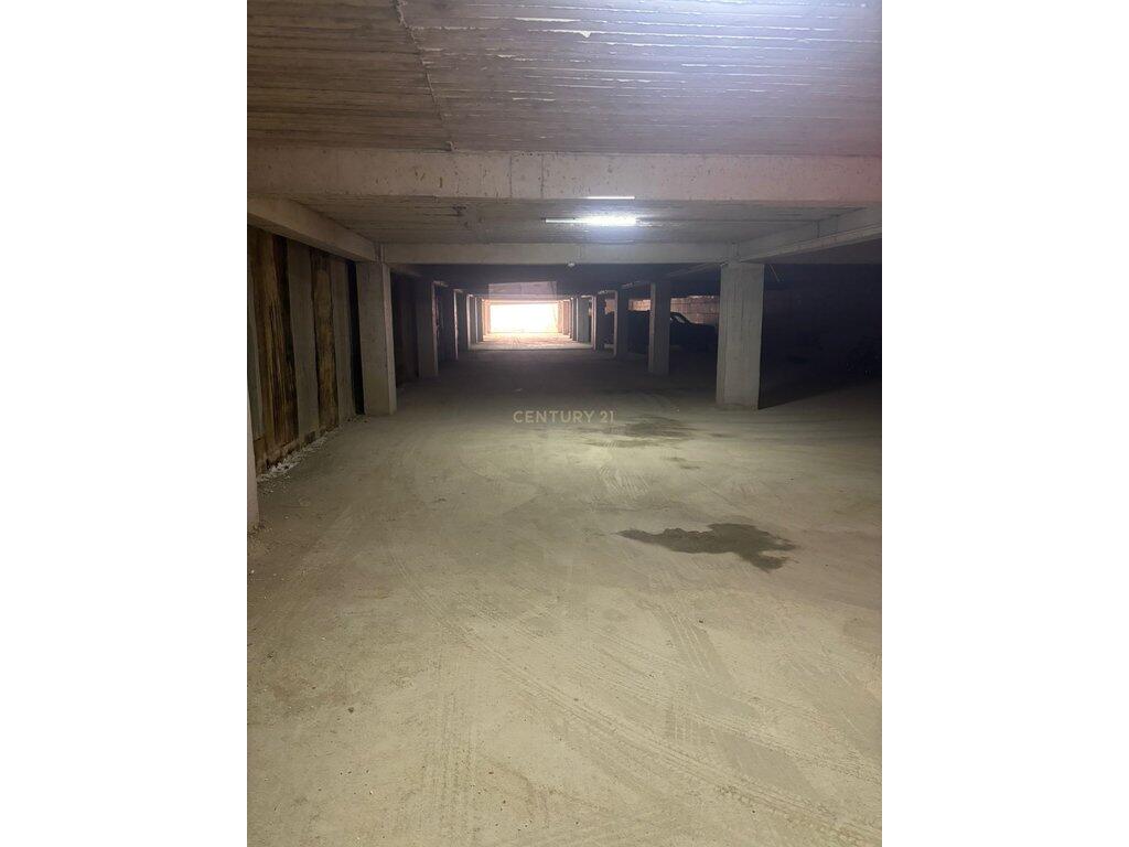 Shitet apartament 2+1 ne Fresk