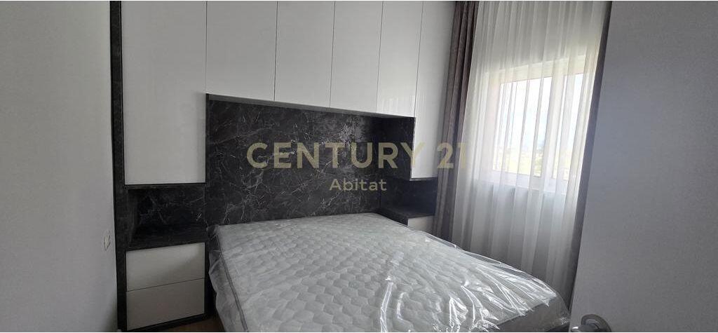 Shitet Apartament 1+1 pranë Zojës së Këshillit të Mirë!