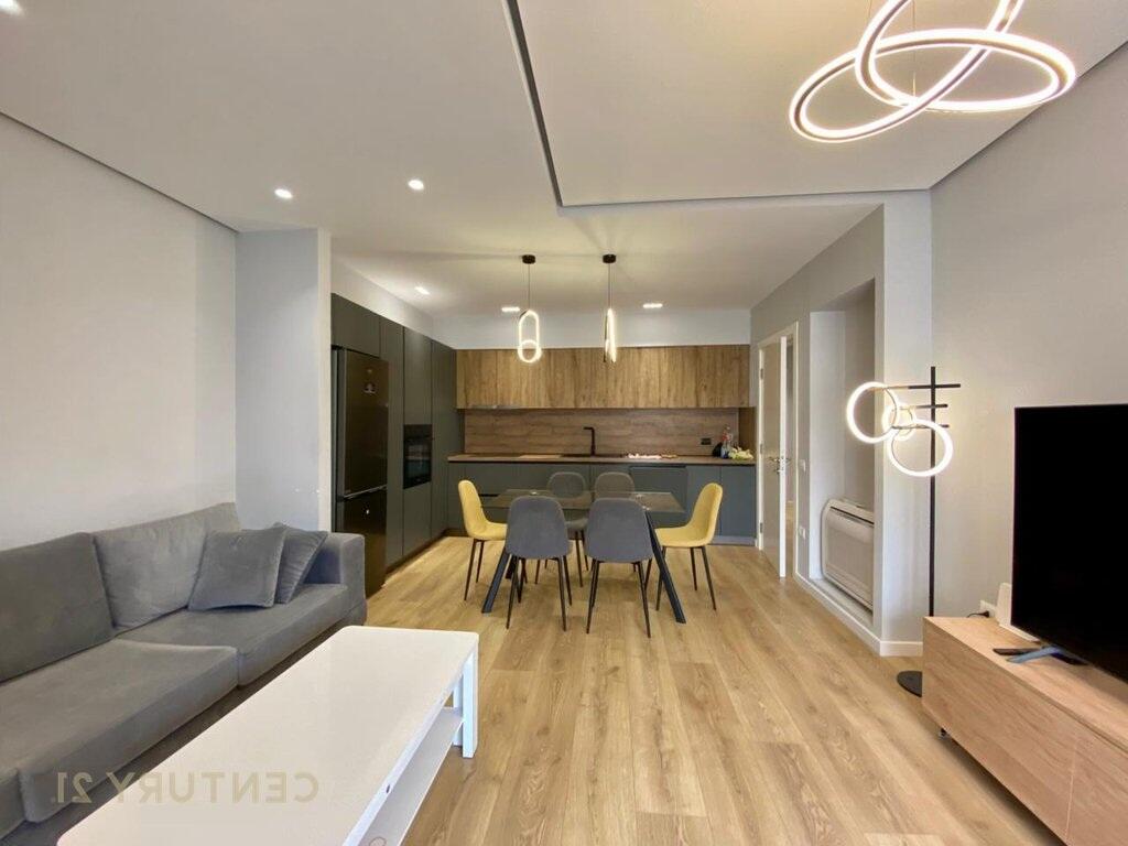 JAPIM APARTAMENT 2+1+2+POST PARKIMI ME QIRA NE KOMUNEN E PARISIT