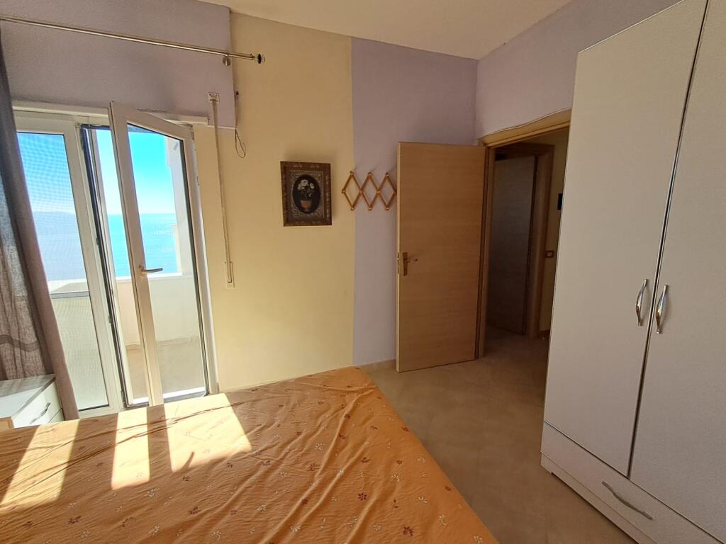 🏡 JEPET ME QIRA APARTAMENT 1+1 ME PAMJE DETI – PISTA KOSOVA, DURRËS