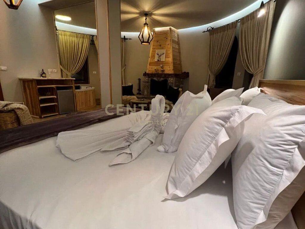 Super hotel ne shitje ne Voskopojë.