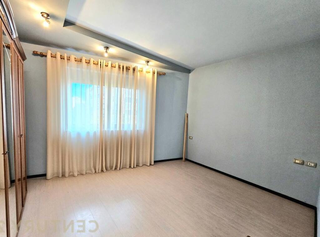 APARTAMENT 2+1 ME QIRA NE UNAZEN E RE,