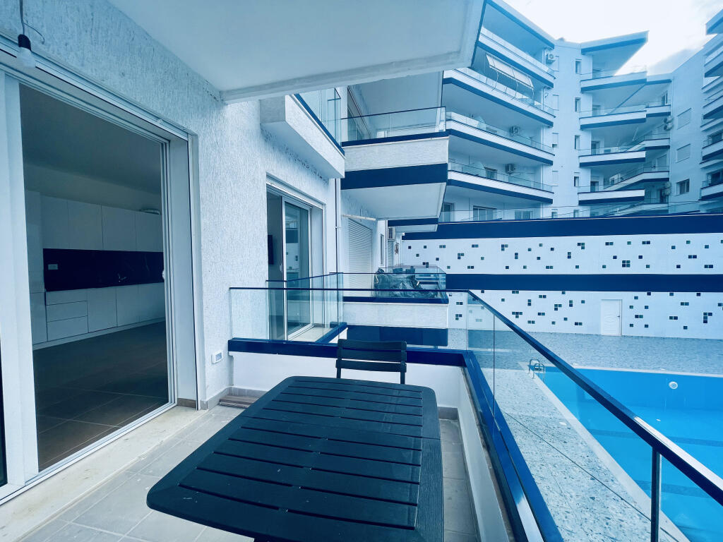 Appartamento NUOVO molto spazioso con vista mare