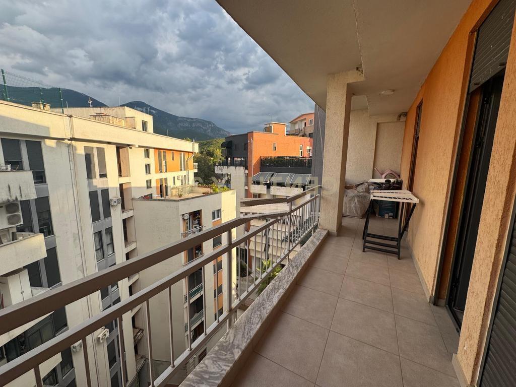 Appartamento 2+1+2 con due balconi in vendita a Fresk