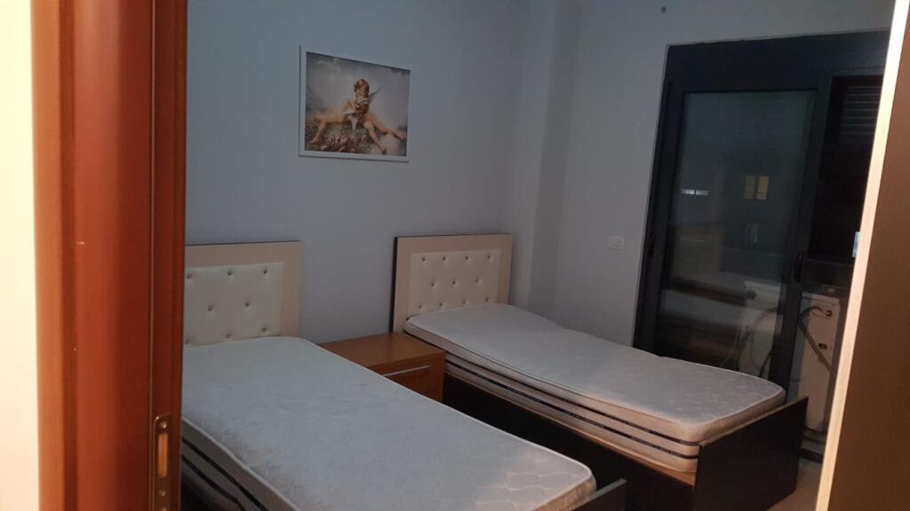 Jepet me qera 2+1 ne astir mobiluar te KFC 500 eu