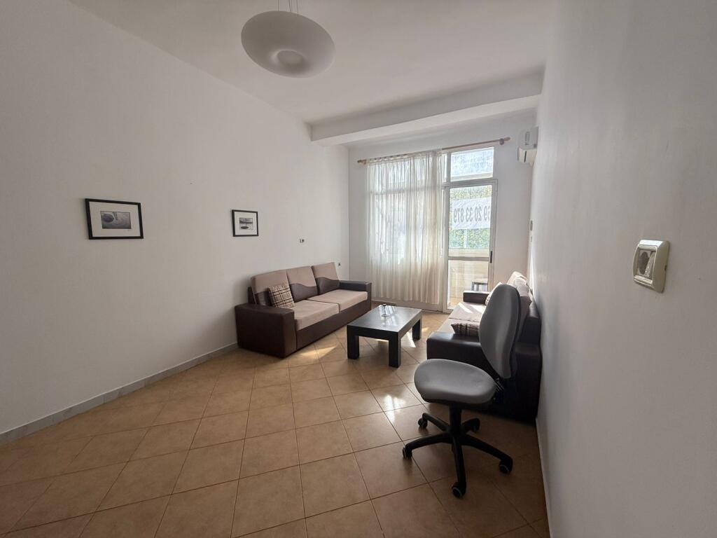 Appartamento in Vendita, IN Via Durazzo