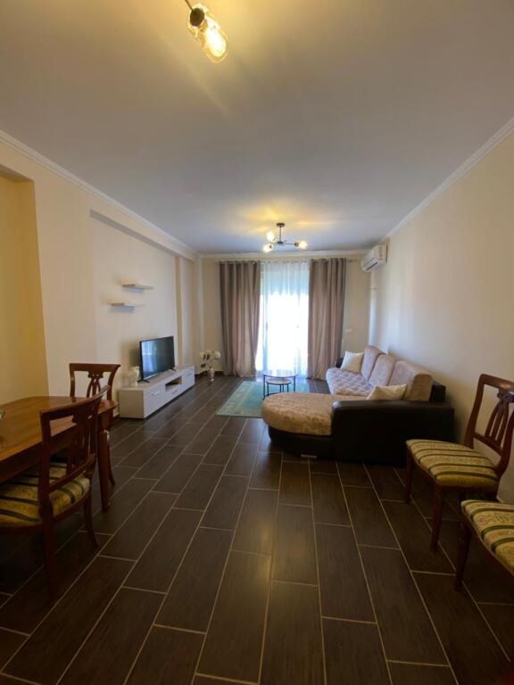 🏠 Jepet me qira apartament 2+1+2