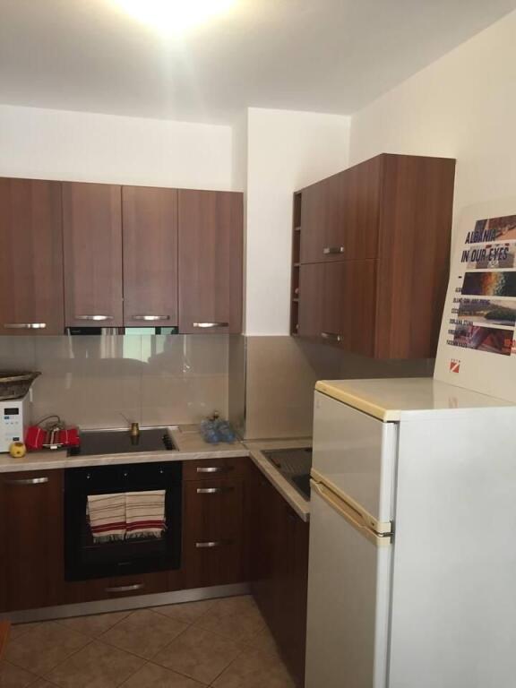 Appartamento 1+1+balcone 400€ Rruga Myslym Shyri