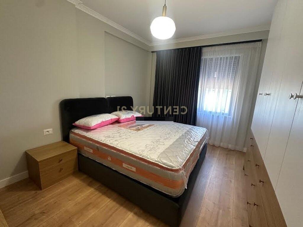 Appartamento appena arredato in affitto a Pazari Ri