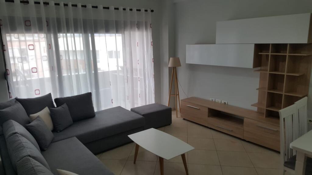 Jepet me qera 2+1 ne astir mobiluar te KFC 500 eu