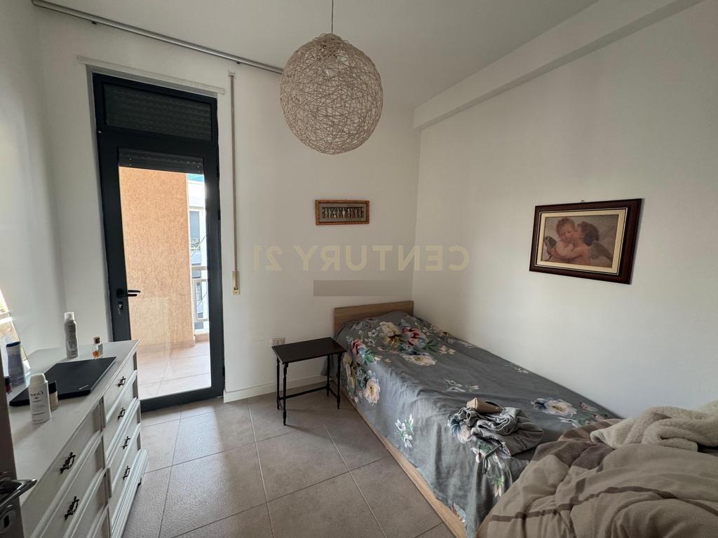 Appartamento 2+1+2 con due balconi in vendita a Fresk