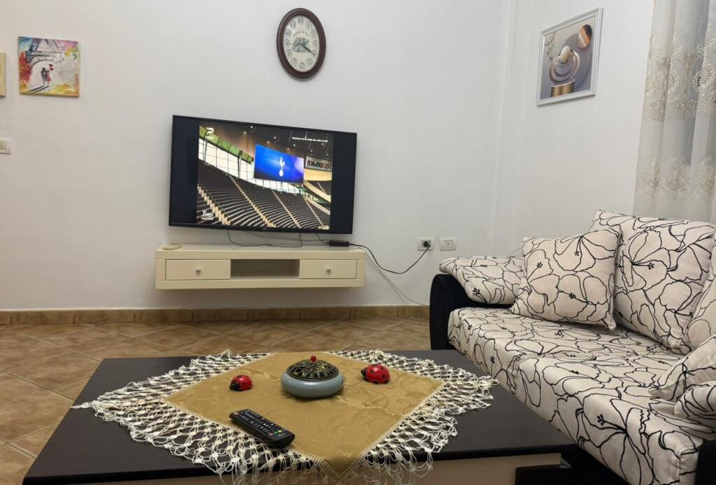 Jepet me qira apartament 2+1! Pallati me Shigjeta. 600 Euro