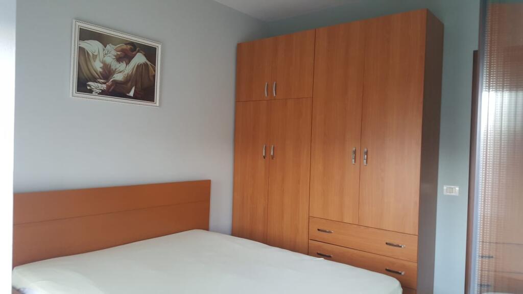 Jepet me qera 2+1 ne astir mobiluar te KFC 500 eu