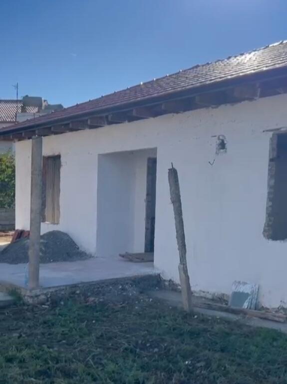 SHTEPI PRIVATE PER SHITJE NE SHKALLNUR, PLEPA DURRES