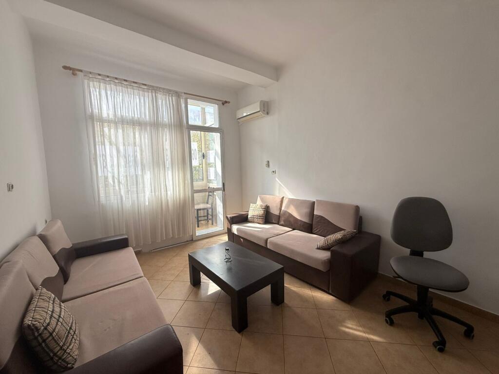 Appartamento in Vendita, IN Via Durazzo