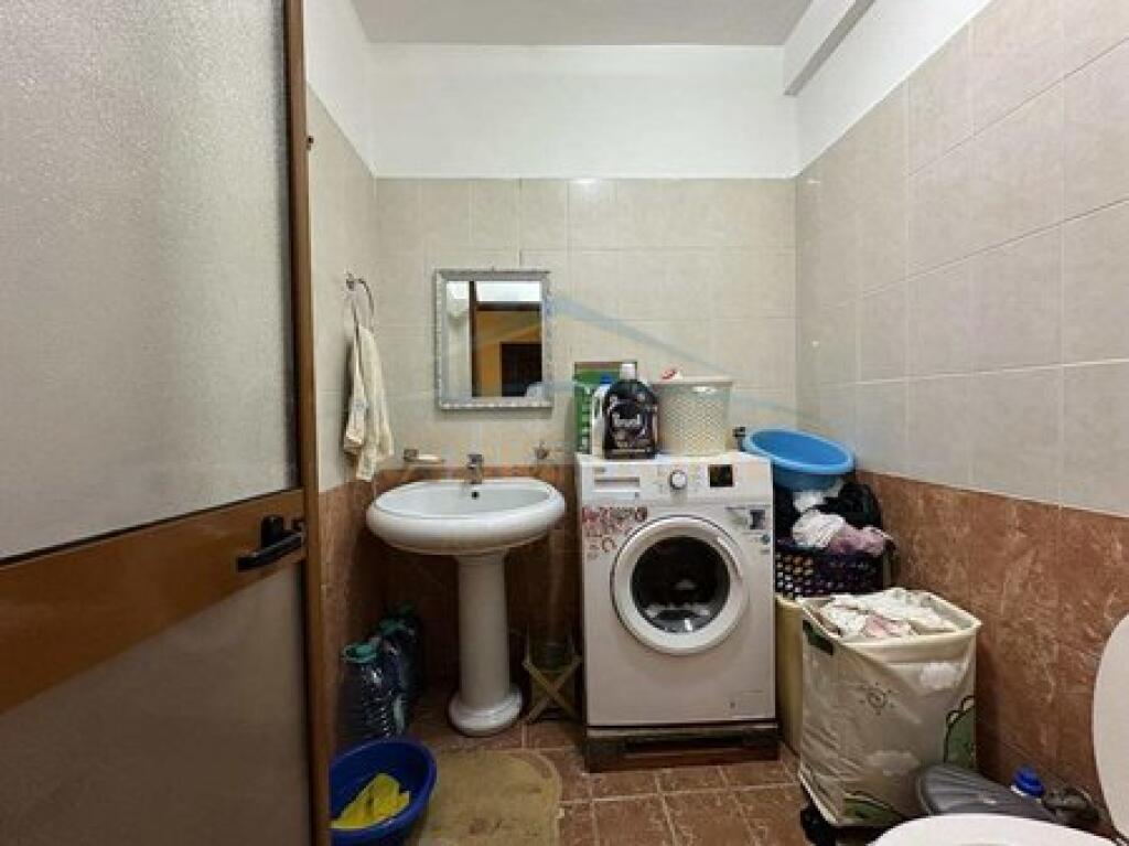 Shitet , Apartament 2+1+2 Misto Mame , Tirane