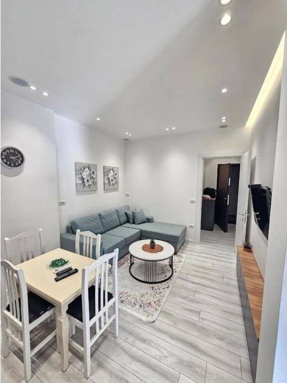 apartament me qira ne Shkozë