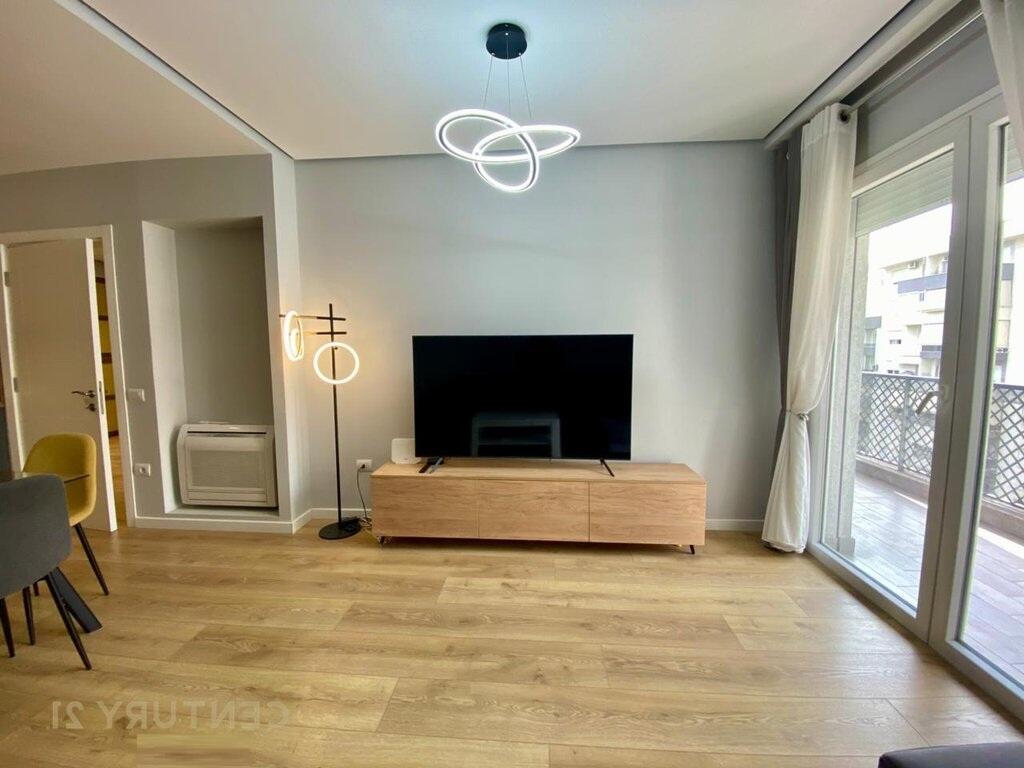 JAPIM APARTAMENT 2+1+2+POST PARKIMI ME QIRA NE KOMUNEN E PARISIT