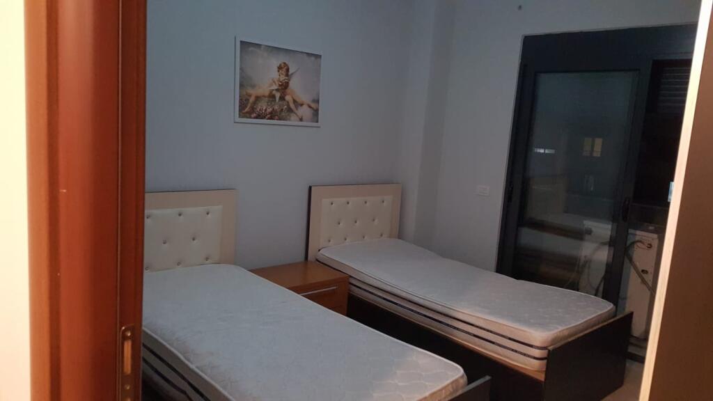 2+1,i mobiluar te ozone ne astir,cmimi 500 mije leke