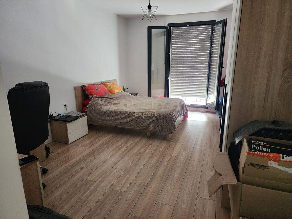 Apartament 2+1+2 per shitje te Kompleksi Zirkon