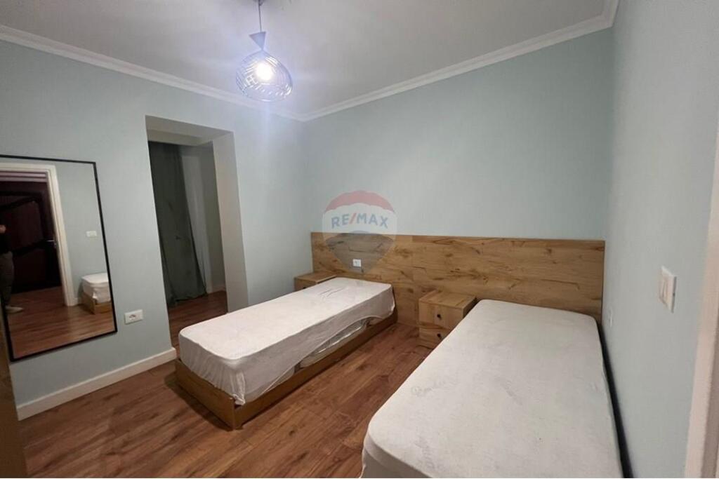 Apartament - Për Qira - Myslym Shyri, Tiranë