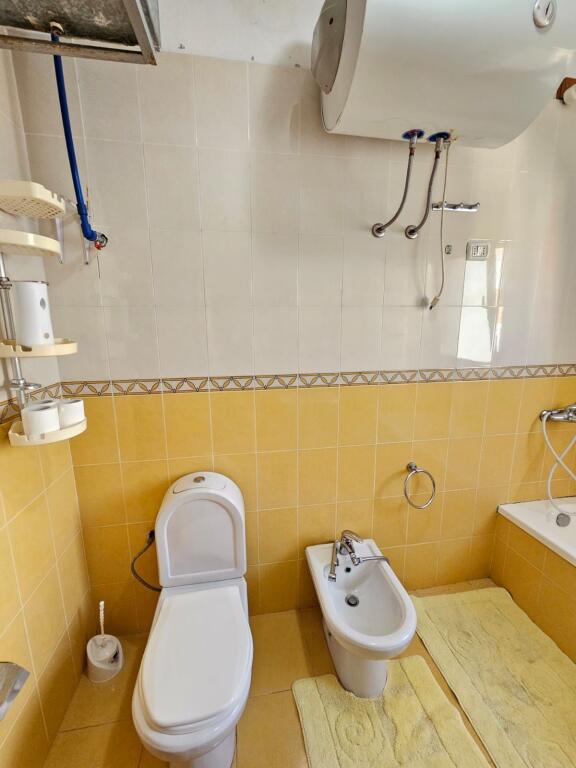 Jepen me qera Apartament 1+1  ne Plazh Hekurudha,Durrës
