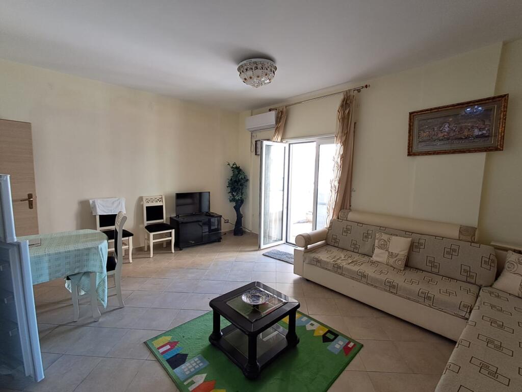 🏡 JEPET ME QIRA APARTAMENT 1+1 ME PAMJE DETI – PISTA KOSOVA, DURRËS