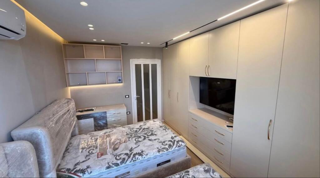 🏡 Shitet apartament 2+1 te prane Shkolles se Bashkuar