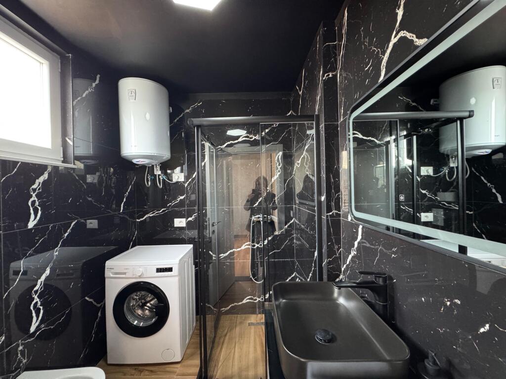 Apartament 2+1+2 per shitje te Ish-Ekspozita