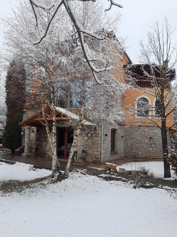 Super hotel ne shitje ne Voskopojë.