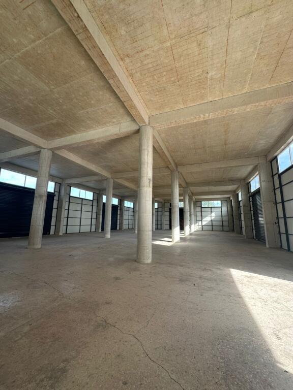 SUPER WAREHOUSE FOR RENT NEAR TOP CHANNEL