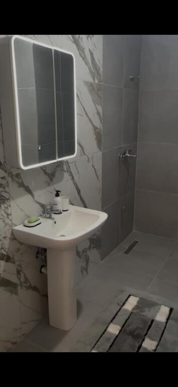 For rent 2+1+2 AT UNIVERS CITY 450 thousand lek