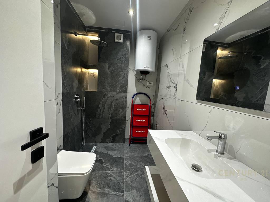 Shitet Apartament 1+1 – 5 Maji, Tiranë!