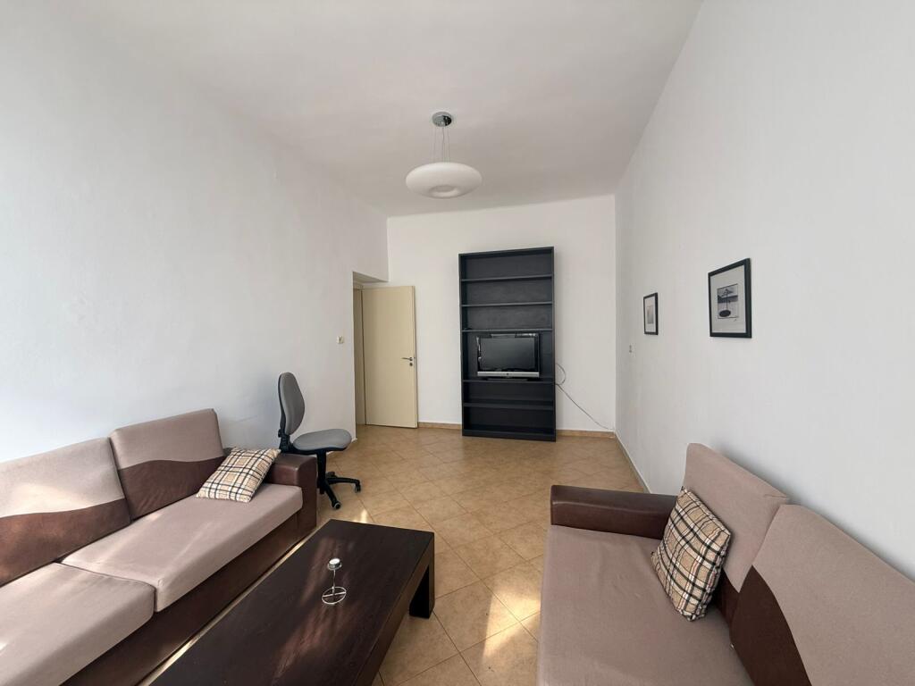 Appartamento in Vendita, IN Via Durazzo