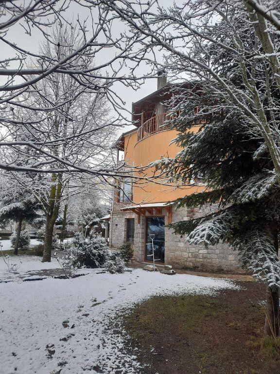 Super hotel ne shitje ne Voskopojë.