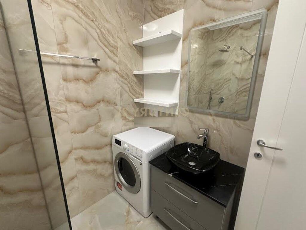 Appartamento appena arredato in affitto a Pazari Ri