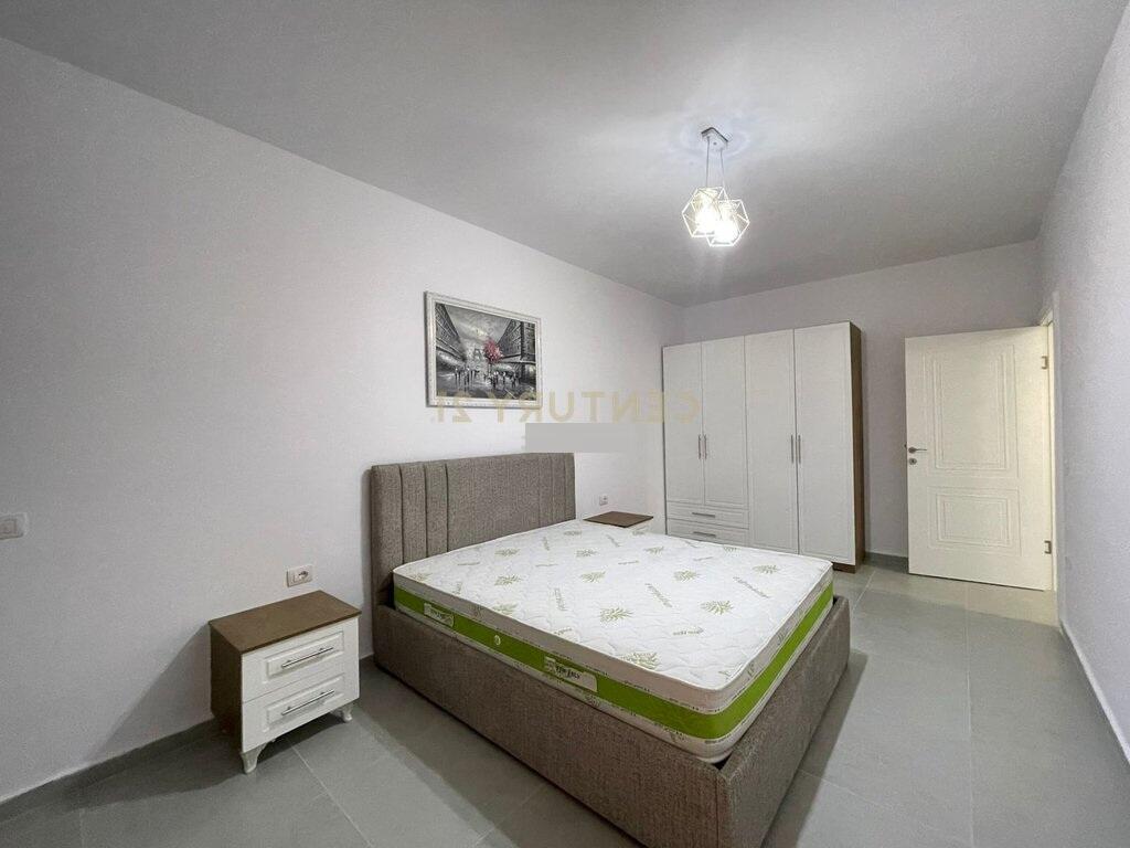 APARTAMENT 1+1 POST PARKIMIN ME QERA NE RRUGEN E DURRESIT