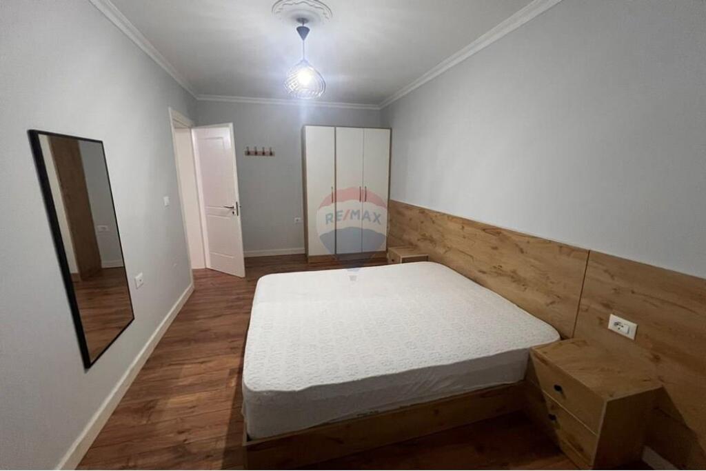 Apartament - Për Qira - Myslym Shyri, Tiranë