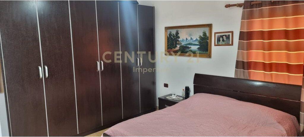 Villa su 3 Piani con Magazzino a Prush! 340.000 €