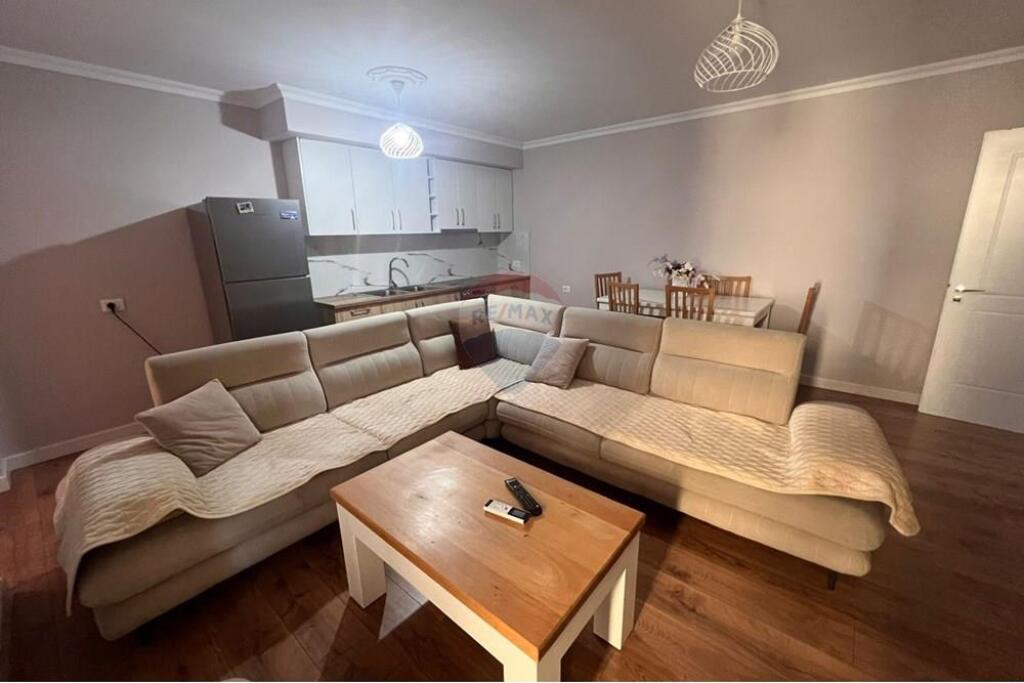 Apartament - Për Qira - Myslym Shyri, Tiranë