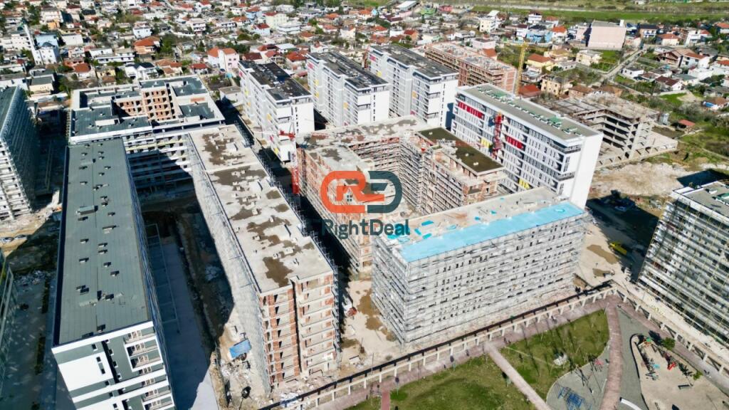 Tek Univers City, Shitet Super Apartament 2+1+2, Me Orientim Perfekt!!