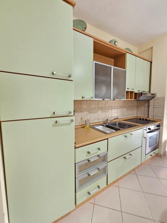 Jepen me qera Apartament 1+1  ne Plazh Hekurudha,Durrës
