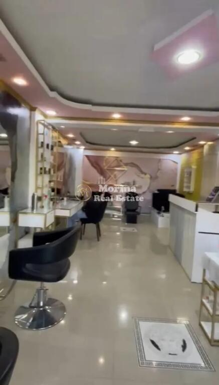 Business Premises/shop for sale, on Ndre Mjeda Street, 177000 Euro