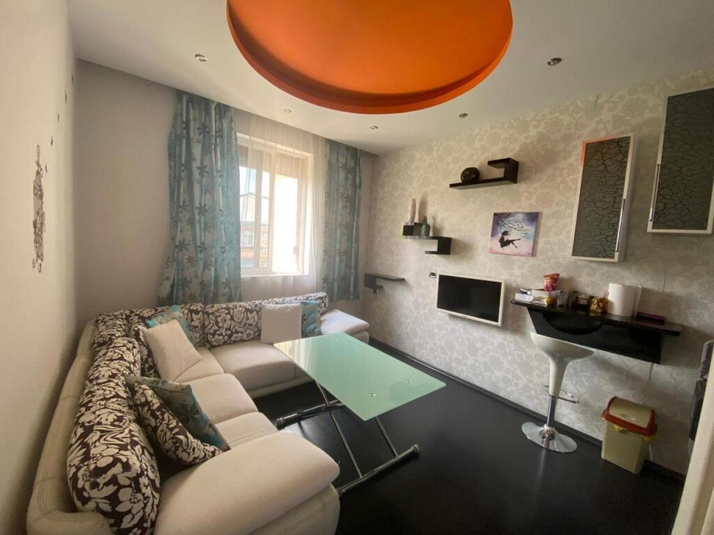 Apartament me qera 2+1 Rruga e Durrësit