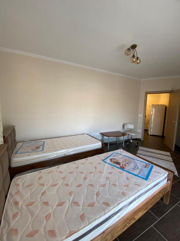 🏠 Jepet me qira apartament 2+1+2