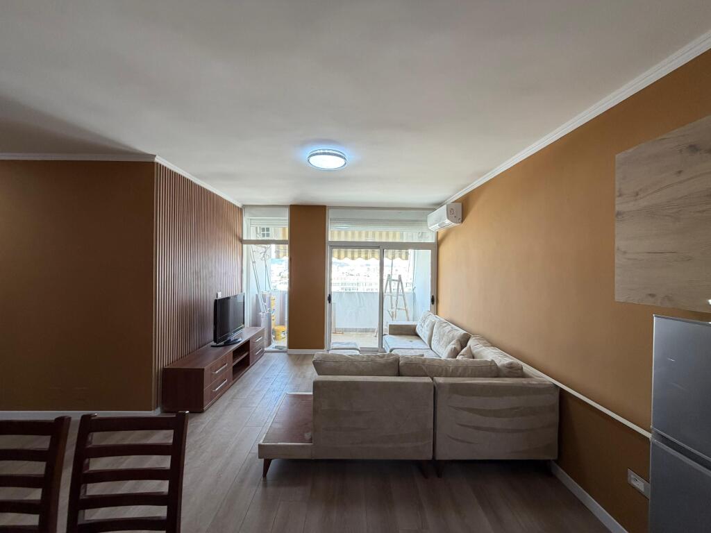 *Affittasi appartamento 2+1 – Komuna e Parisit, Tirana*