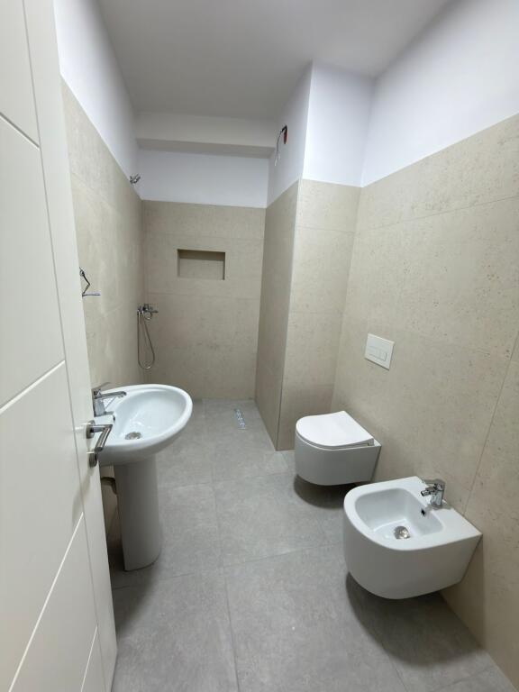 Shitet Apartament 2+1+parkim në Astir (kompleks i ri)